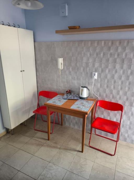 Apartment 50 Meters From The Beach Loutráki Exteriör bild